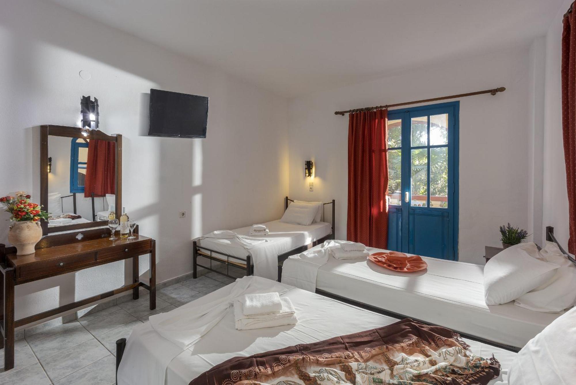 Palm Bay By Estia Hotel Sissi Buitenkant foto