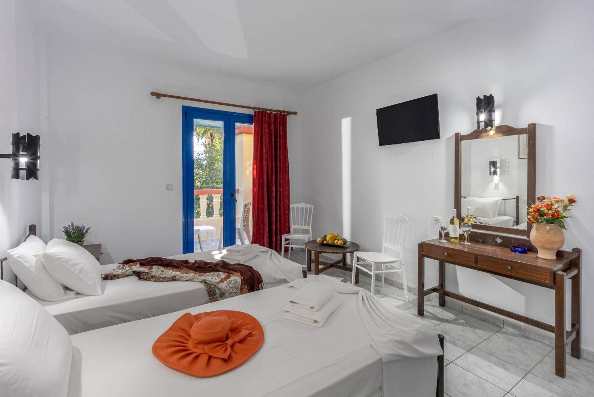 Palm Bay By Estia Hotel Sissi Buitenkant foto