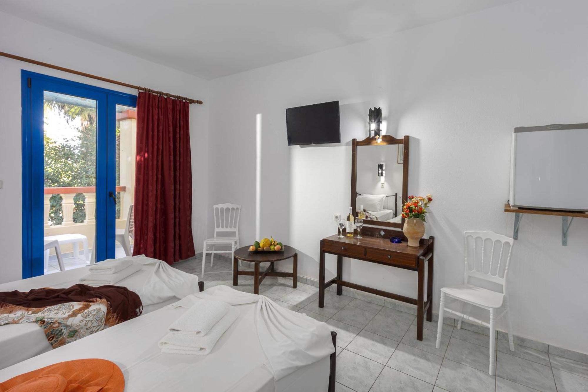 Palm Bay By Estia Hotel Sissi Buitenkant foto