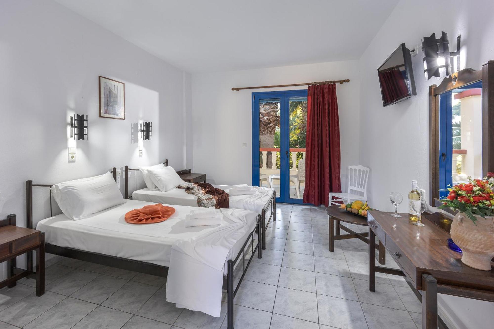 Palm Bay By Estia Hotel Sissi Buitenkant foto
